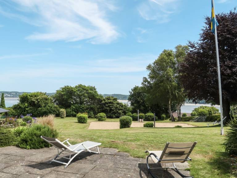 Vacation home with yard, grill & terrace | Sea view — photo 4