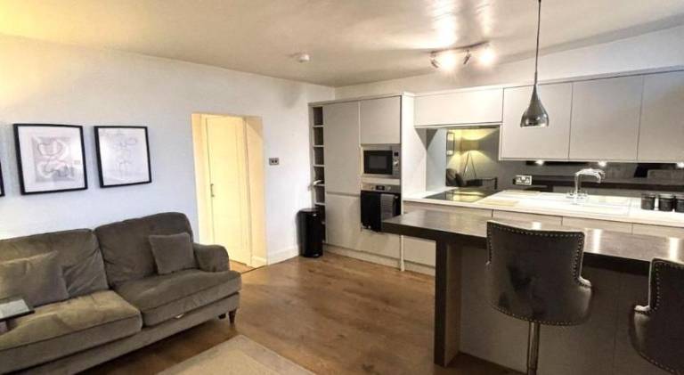 Apartment | Close to Edinburgh Castle — photo 2