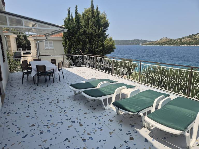 Fully equipped wonderful rental apartment with terrace | Sea view | Pets allowed in Makarska