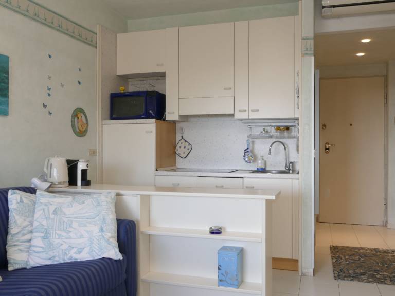 Holiday apartment with patio & pool | Sea view | Pets allowed — photo 2