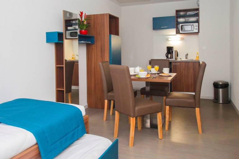 Condo with 1 room for 4 persons — photo 2