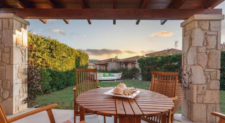 Vacation home with terrace, garden & barbecue — photo 2