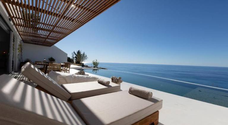 Spacious villa with grill, patio & private pool | Pet-friendly in Lefkada
