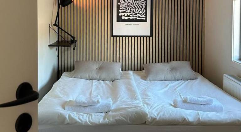 Rental apartment with yard, terrace & grill in Halmstad