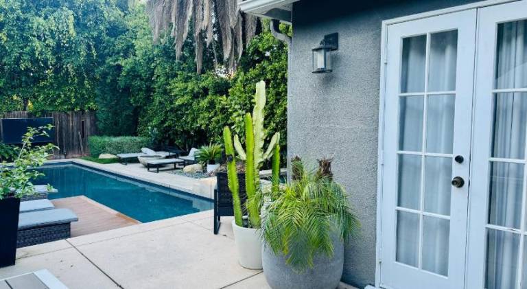 Delux Private Rooms at the Villa with Heated Pool in West Hollywood, CA