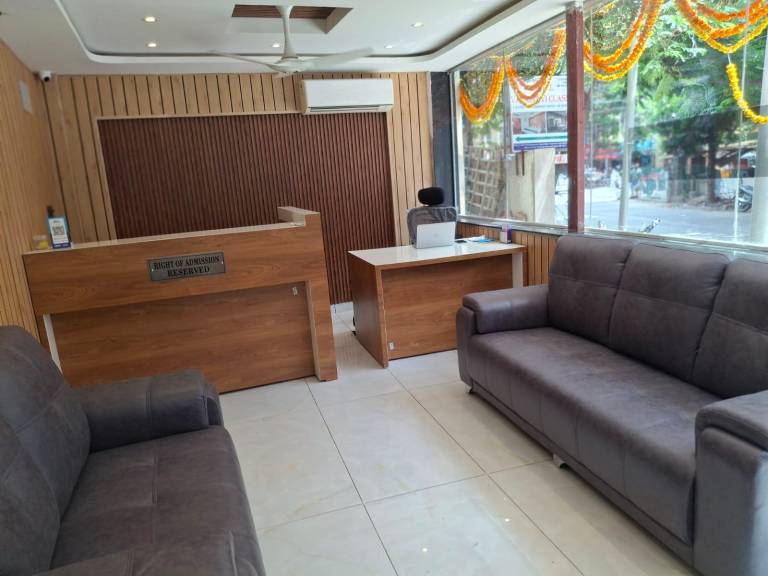 Hotel Vaishnavi Classic