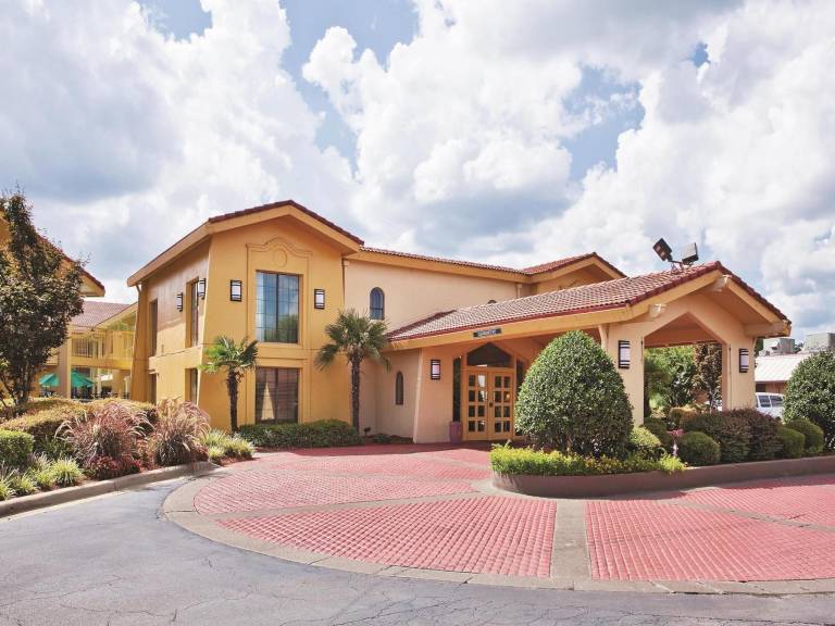 Howard Johnson by Wyndham Columbus Fort Moore in Columbus, GA