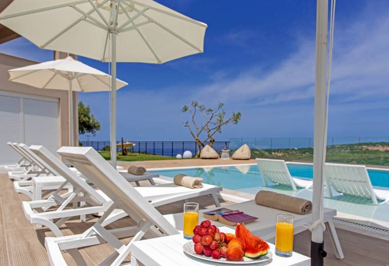 Luxury Villa Oasis, 11 bedrooms with Heated Pool — photo 2