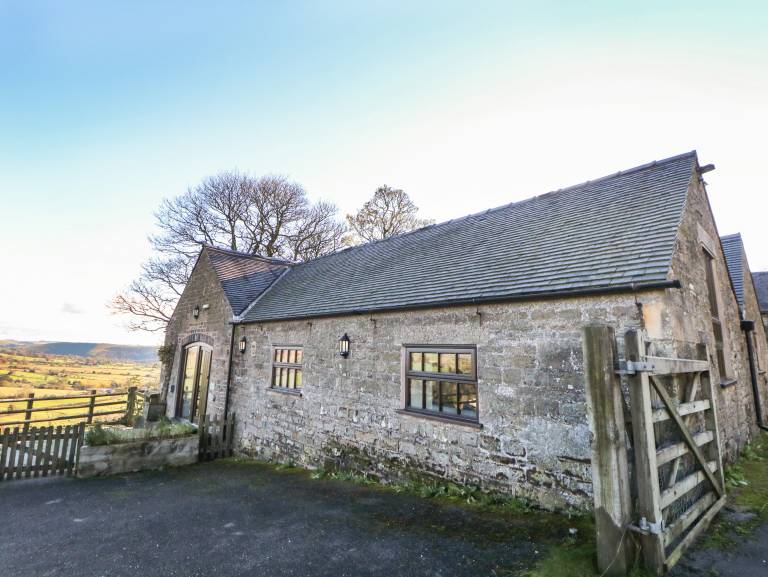 Cottage with barbecue & garden — photo 3
