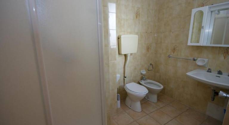 Holiday apartment with 1 room for 5 persons — photo 4