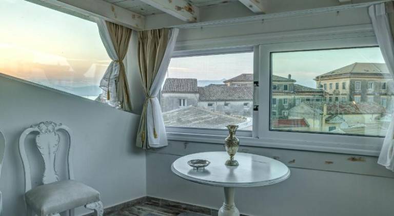 Rental apartment with garden & jacuzzi | Suitable for remote work | Pets allowed in Corfu