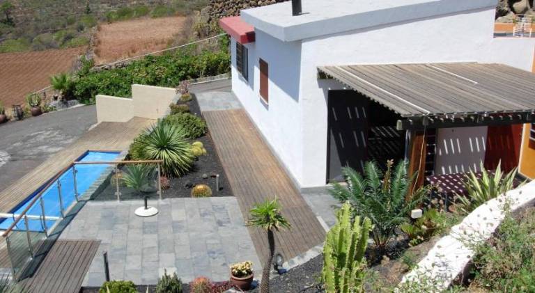 Villa with patio, barbecue & garden — photo 5