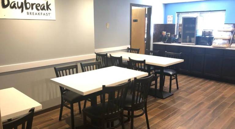 Days Inn by Wyndham Grove City Columbus South — photo 3