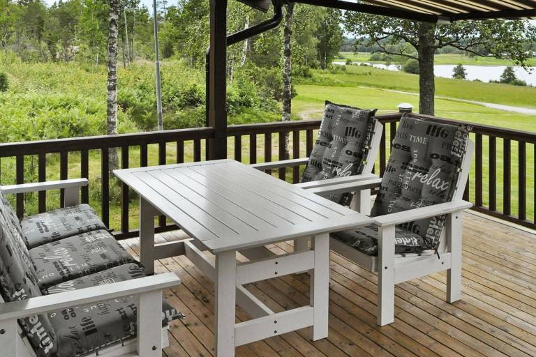 House with yard, patio & BBQ | Pet-friendly — photo 2
