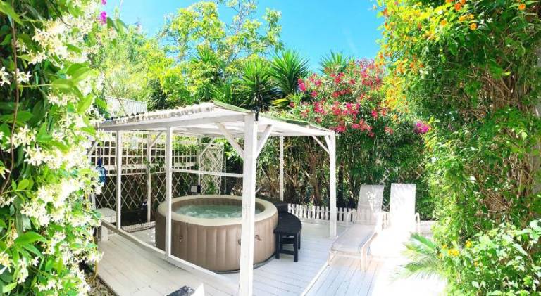 Charming apartment with pool & jacuzzi | Dogs allowed in San Felice Circeo