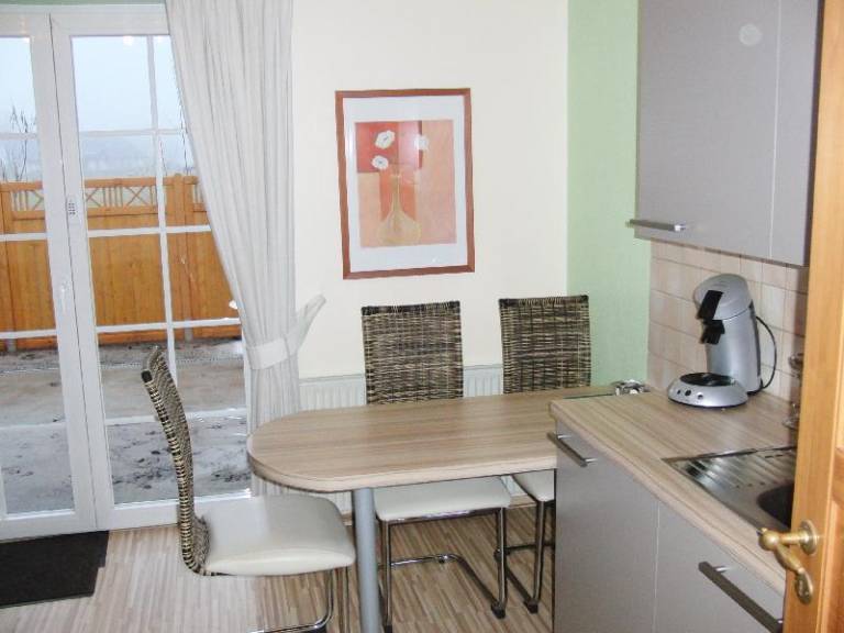 Holiday apartment with yard, barbecue & terrace — photo 5