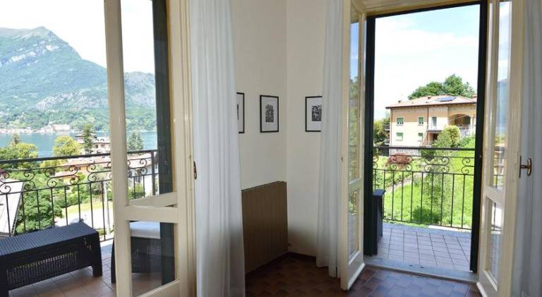 Serviced apartment with yard & terrace — photo 4