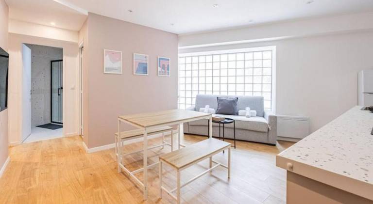 Apartment with 2 rooms for 6 persons in Paris
