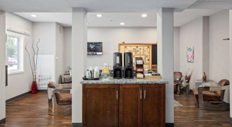 Prairie Crest Medicine Hat by IHG — photo 5