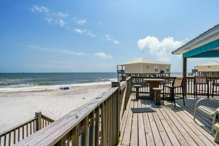 Knee Deep - 105 Shell Ct — photo 4