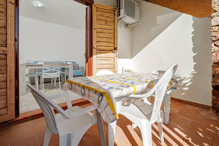 Apartment 'Brezza Marina - Garden' with Private Terrace, Wi-Fi and Air Conditioning — photo 3