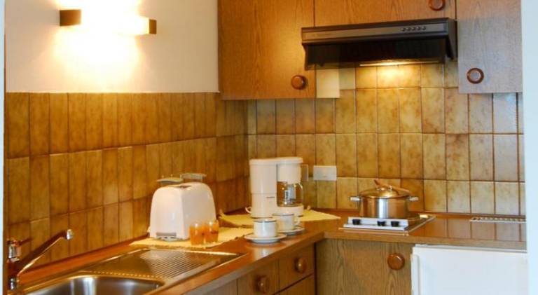 Serviced apartment with 2 rooms for 5 persons — photo 4