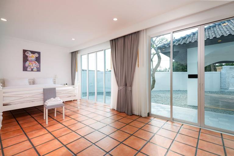 Huge luxury party pool villa 4BR 425sqm indoors — photo 2