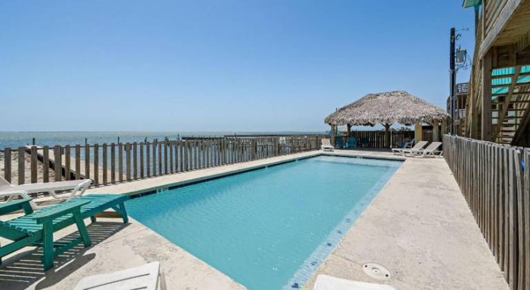 House with pool in Corpus Christi, TX