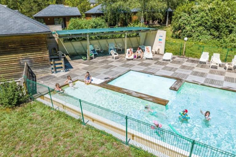 Chalet with terrace & heated pool | Pets are welcome — photo 2