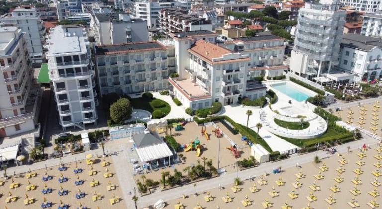 Rental apartment with terrace & pool | Next to the beach | Pet-friendly in Jesolo