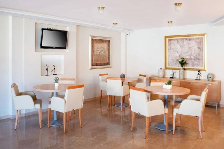 Karalis City Hotel in Pylos-Nestoras
