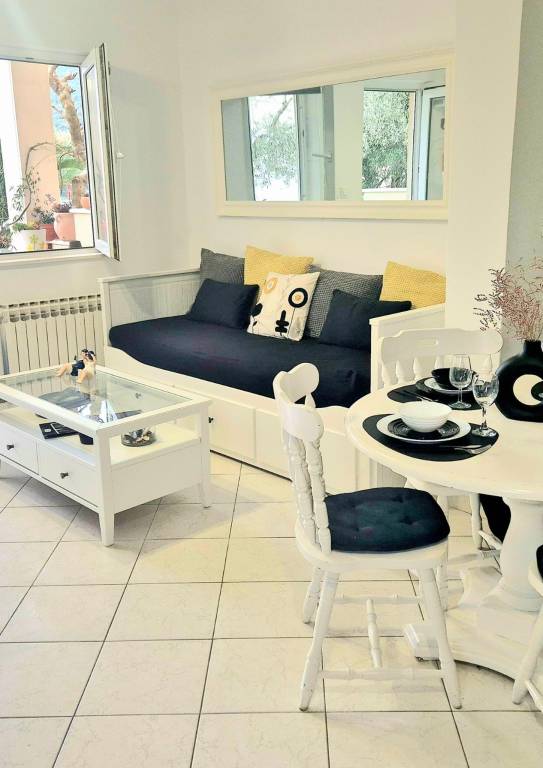 Holiday apartment with terrace | Garden view — photo 2