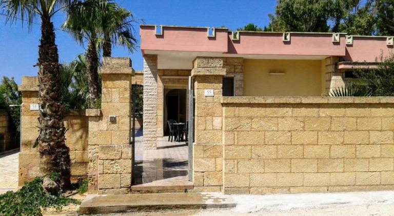 Vacation home with 3 rooms for 11 persons in Ugento