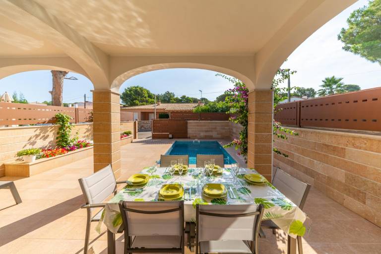 Villa with terrace, private pool & yard | Close to the beach | Pet-friendly — photo 4