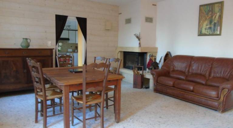 Vacation home with barbeque, yard & patio — photo 2