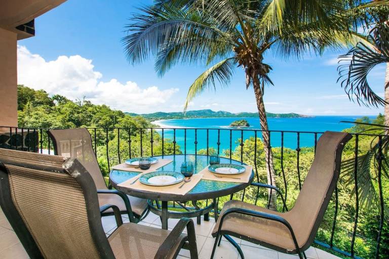 Beautiful Condo in Peaceful Cliffside Location with a Private Balcony & Stunning Ocean and Mountain Views — photo 3