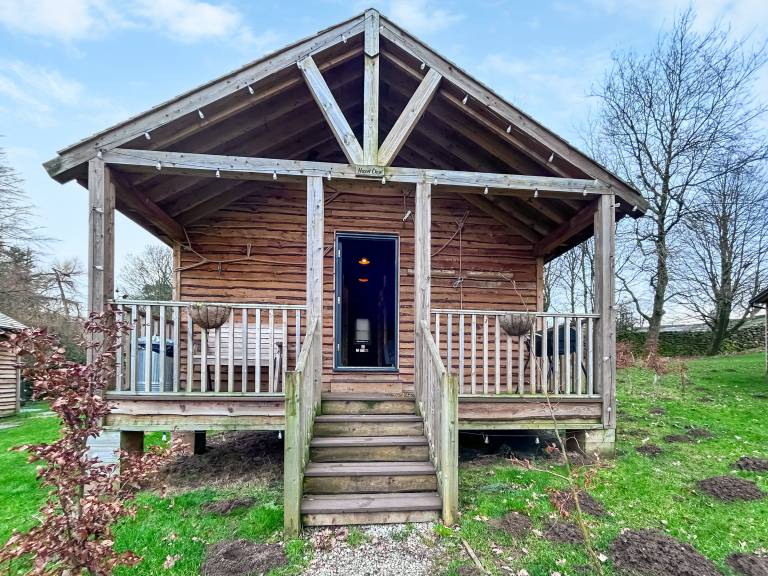 Cottage with BBQ, garden & hot tub in Harrogate