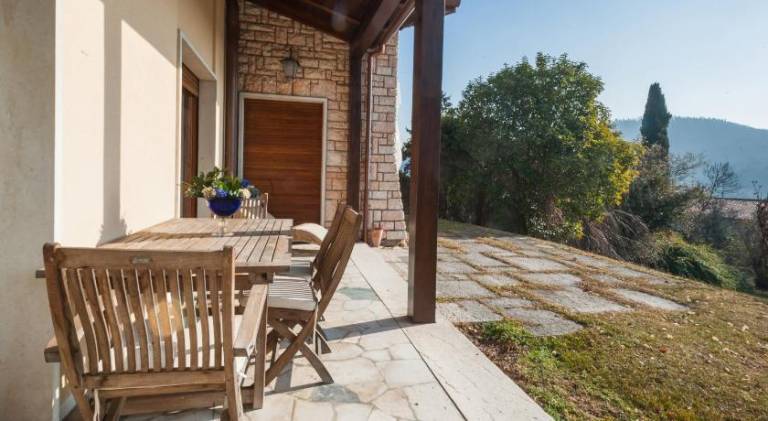 Spacious holiday apartment with patio, garden & pool | Dogs allowed — photo 5