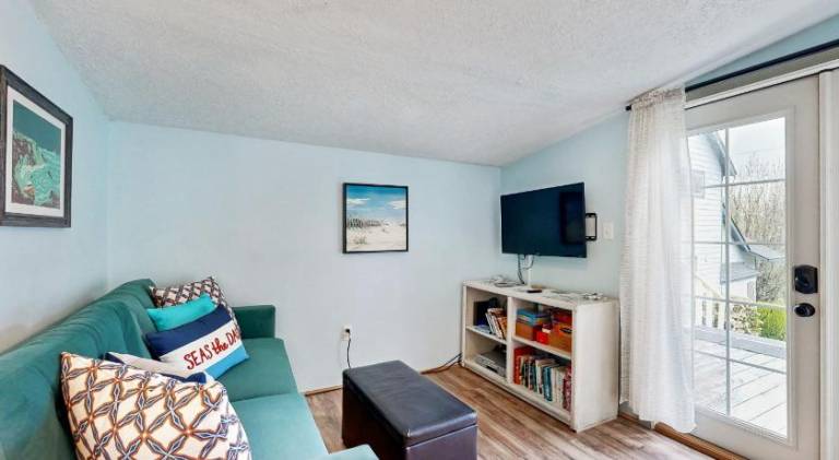House with 1 room for 2 persons in Tillamook, OR