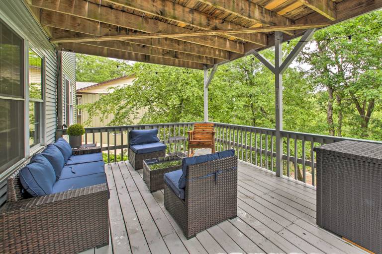 Kayaks & Boat Dock: Lakeside Hot Springs Retreat — photo 3