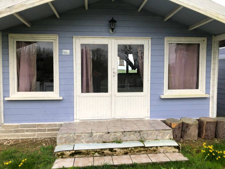 Chalet with patio | Garden view in Troyes