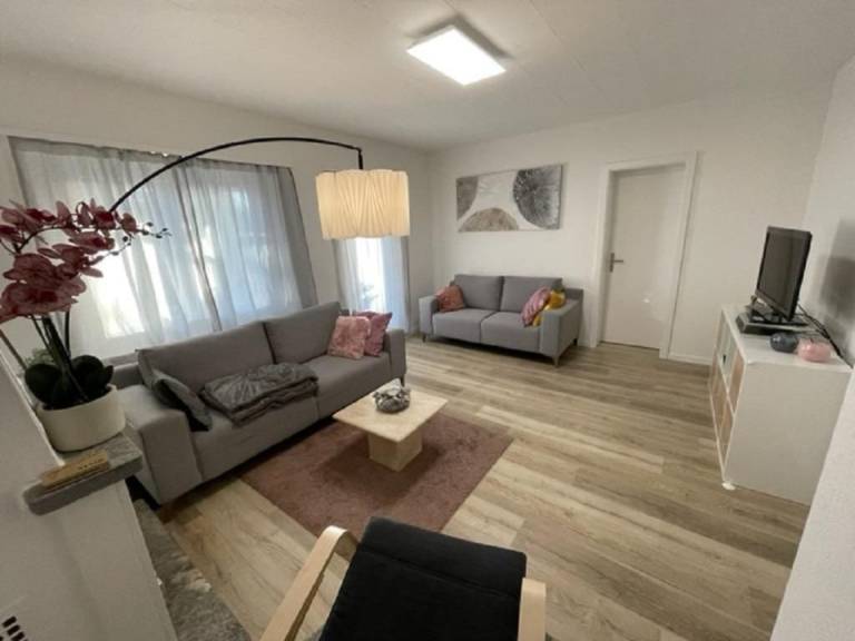 Rental apartment with patio, garden & barbeque | Mountain view — photo 3