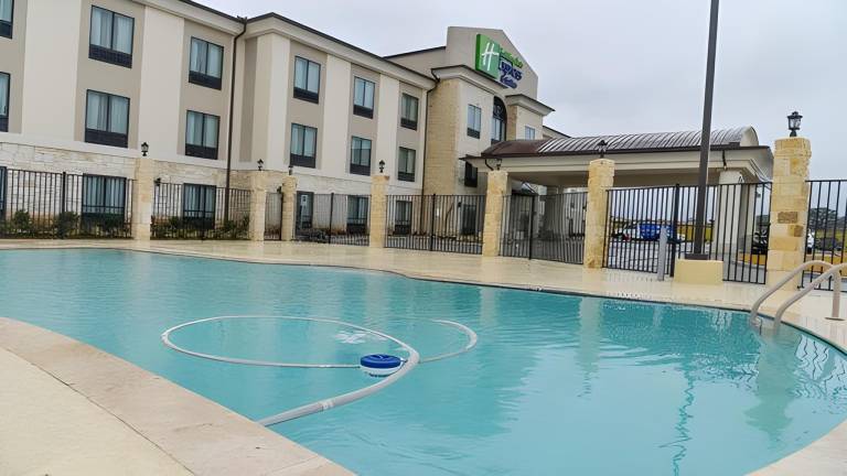 Holiday Inn Express Hotels & Suites Cuero By IHG — photo 4