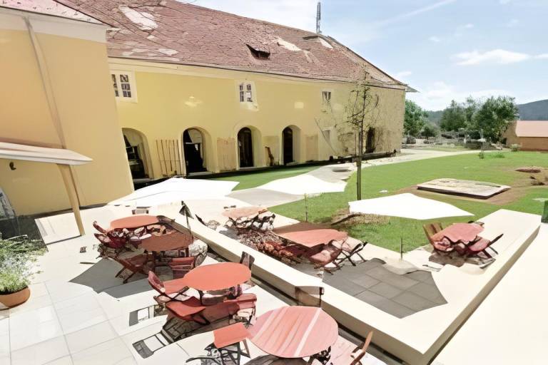 JUFA Hotel Seckau - Self Check-in in Spielberg