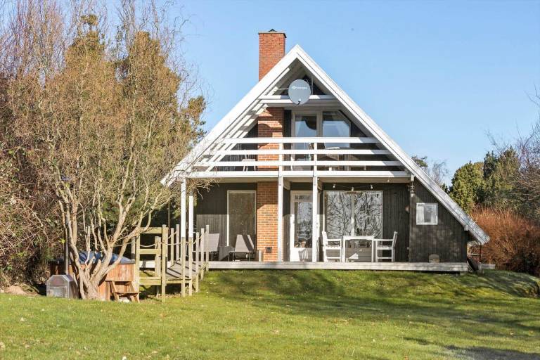 Vacation home with terrace, garden & barbecue in Ebeltoft