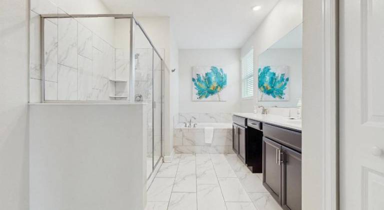 Vacation home with hot tub & pool — photo 4