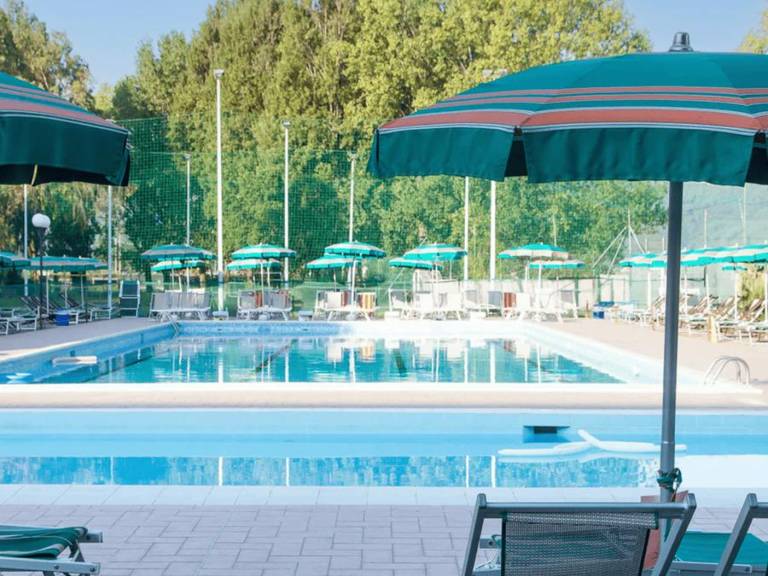 Rental apartment with pool — photo 2