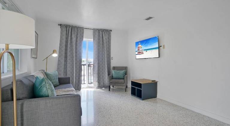 Serviced apartment with 2 rooms for 6 persons — photo 2