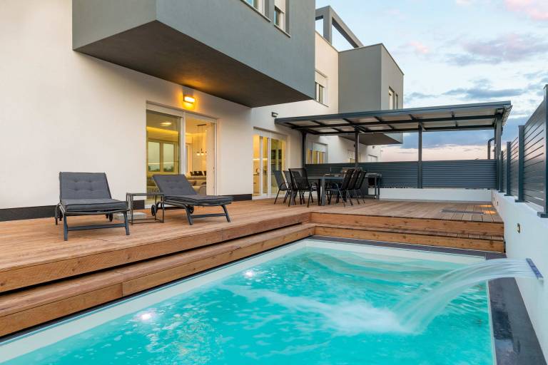 Villa with garden, private pool & barbecue — photo 5