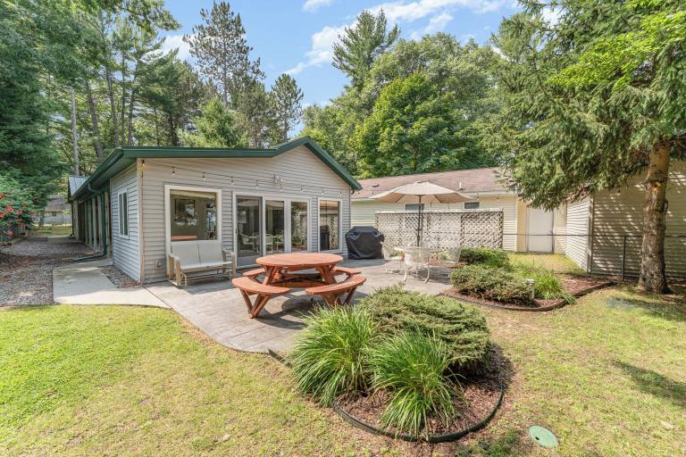 House Higgins Lake